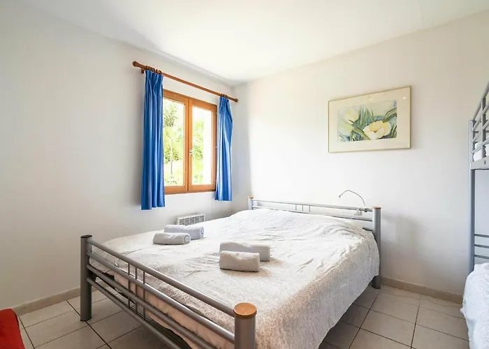 Modern With Heated Pool * Beaufort (Herault)