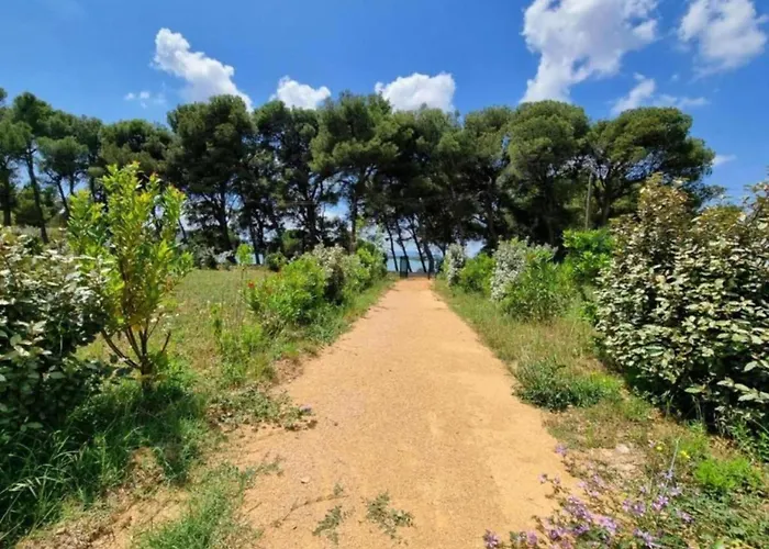 فيلة Modern With Heated Pool